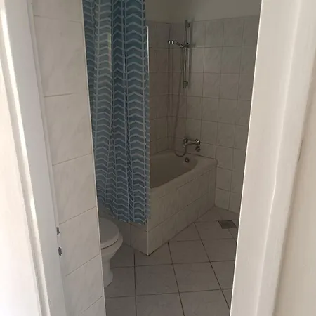 Leonidas Pag Apartment