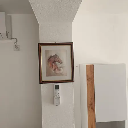 Leonidas Pag Apartment *
