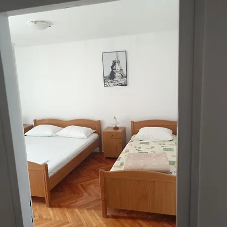 Apartment Leonidas Pag Pag Town